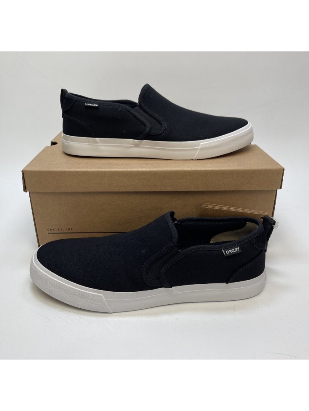 Oakley B1B Banks Classic Slip-On Shoes Men Sz 10 Black Canvas Skate Sneaker NEW